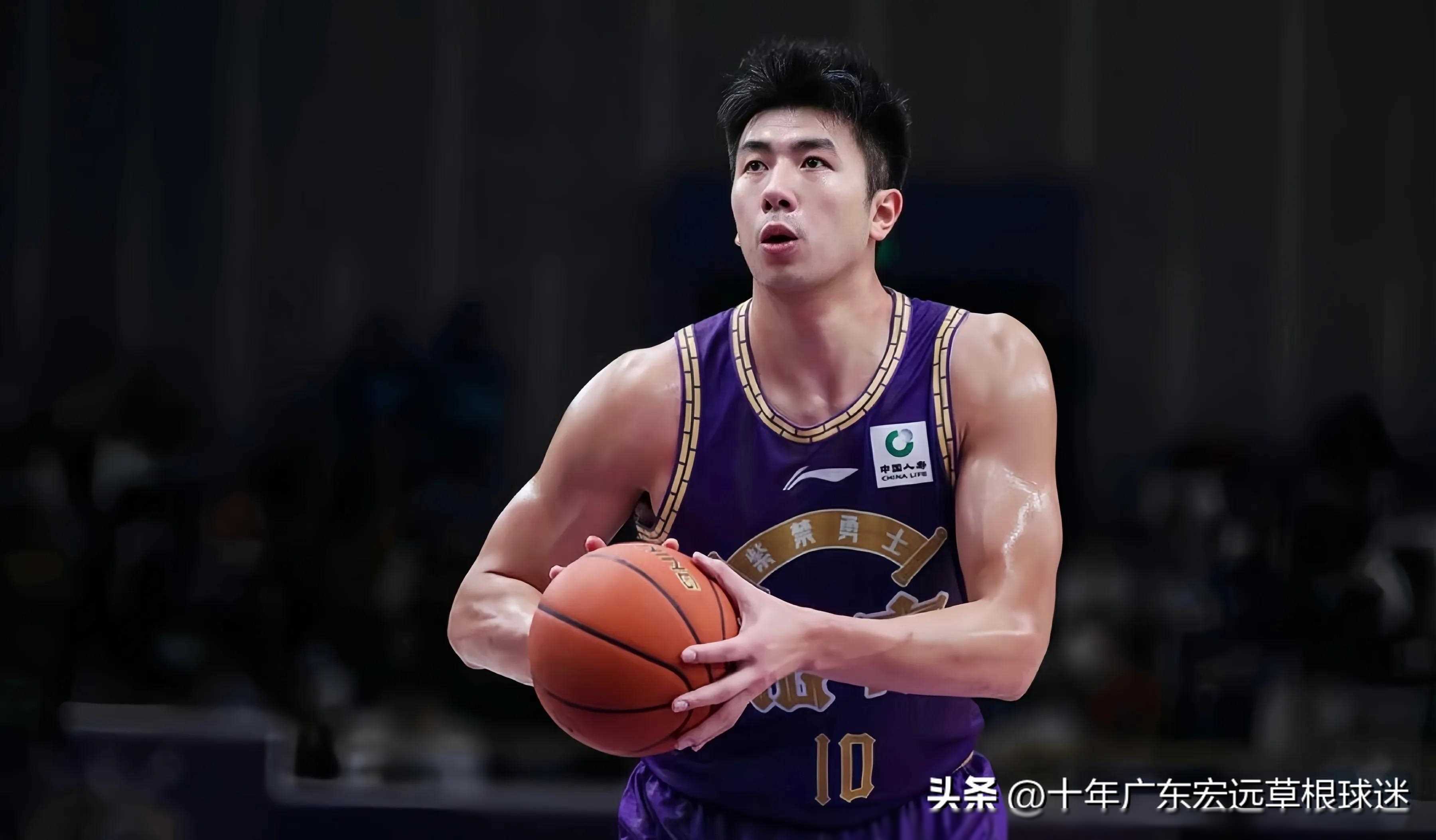 包含法兰克福国际比赛日豪取连胜，志在CBA季后赛名次提升，质疑声仍在，球探报告显示潜力的词条