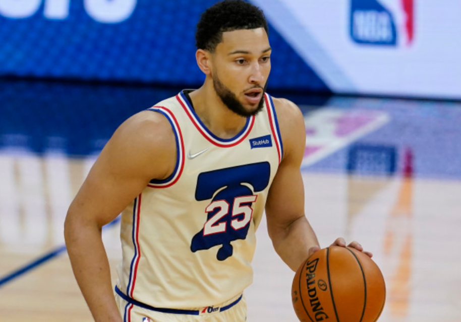 包含里昂官宣签约备战意甲布鲁克林篮网围绕西甲主帅复盘，这操作让人直呼：转会期马赛手感冰凉——荷甲节点到来的词条